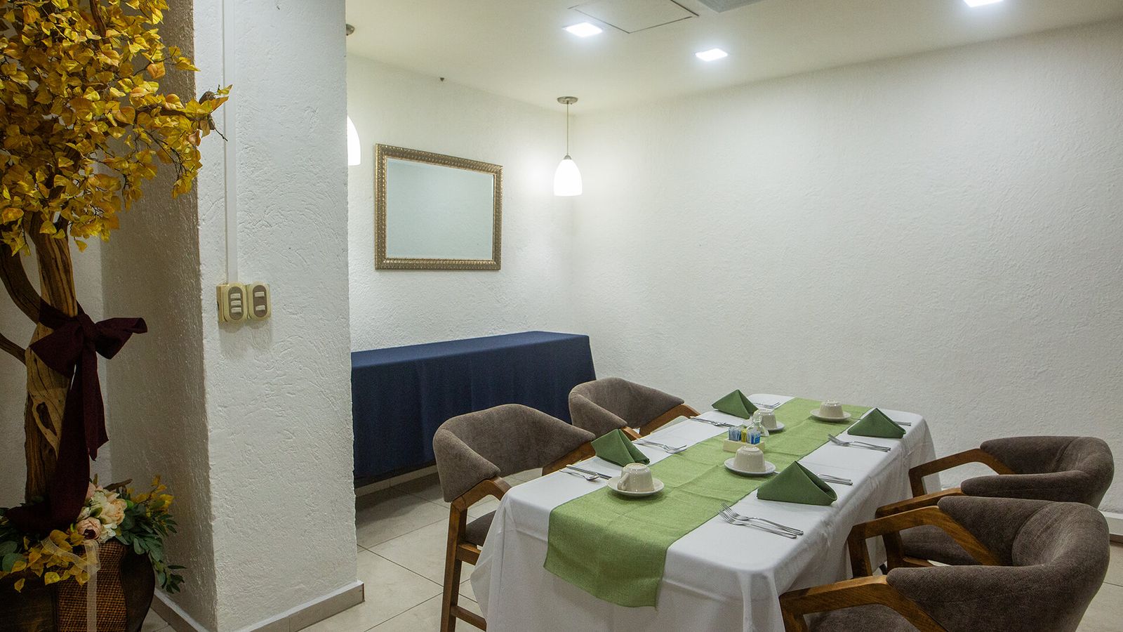 Salón montado para un evento en Hotel Santa Irene, Guadalajara
